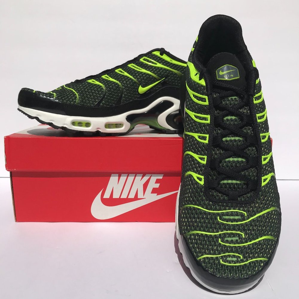 AIR MAX PLUS - Picture 3 of 8